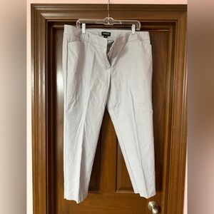 Liz Claiborne Women's Light Gray Cropped Pants